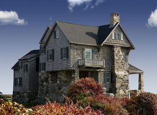 Impressive, large home with stone and cedar cladding 